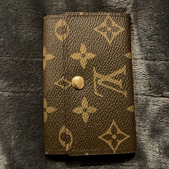 Louis Vuitton monogram 6 key multicle holder